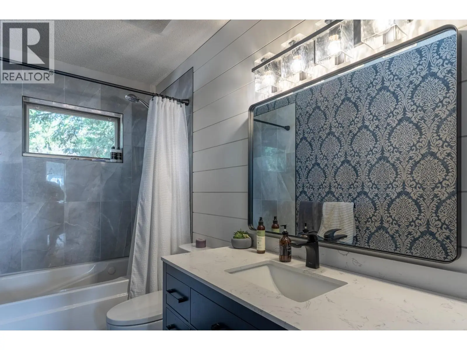 6474 Sierra Drive. Kelowna, British Columbia