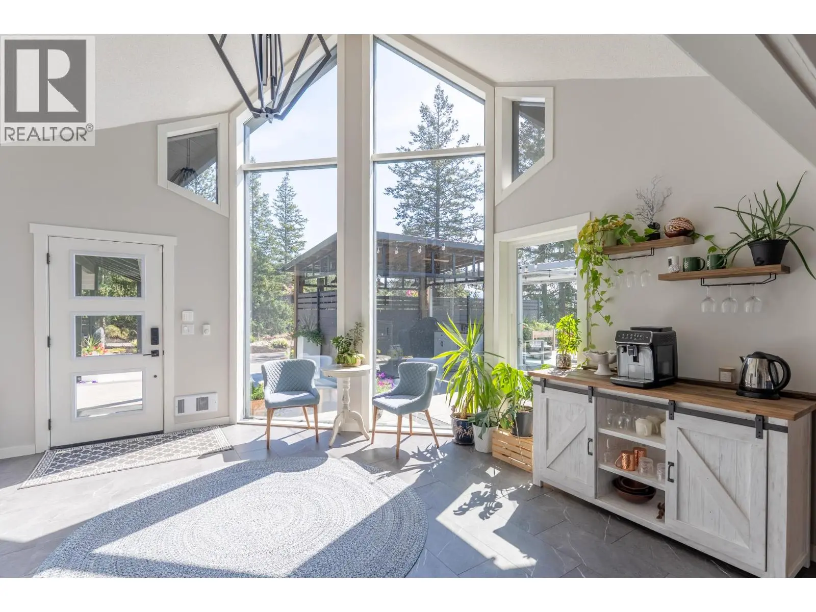 6474 Sierra Drive. Kelowna, British Columbia