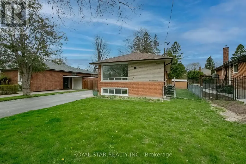 Upper - 114 Wincott Drive, Toronto (Kingsview Village-The Westway)