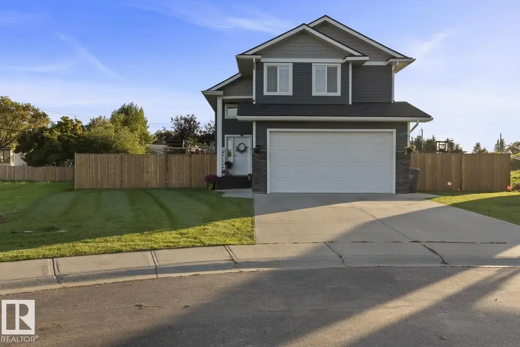 4507 Worthington Co, Cold Lake