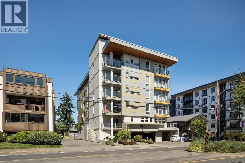 503 826 Esquimalt Rd, Esquimalt