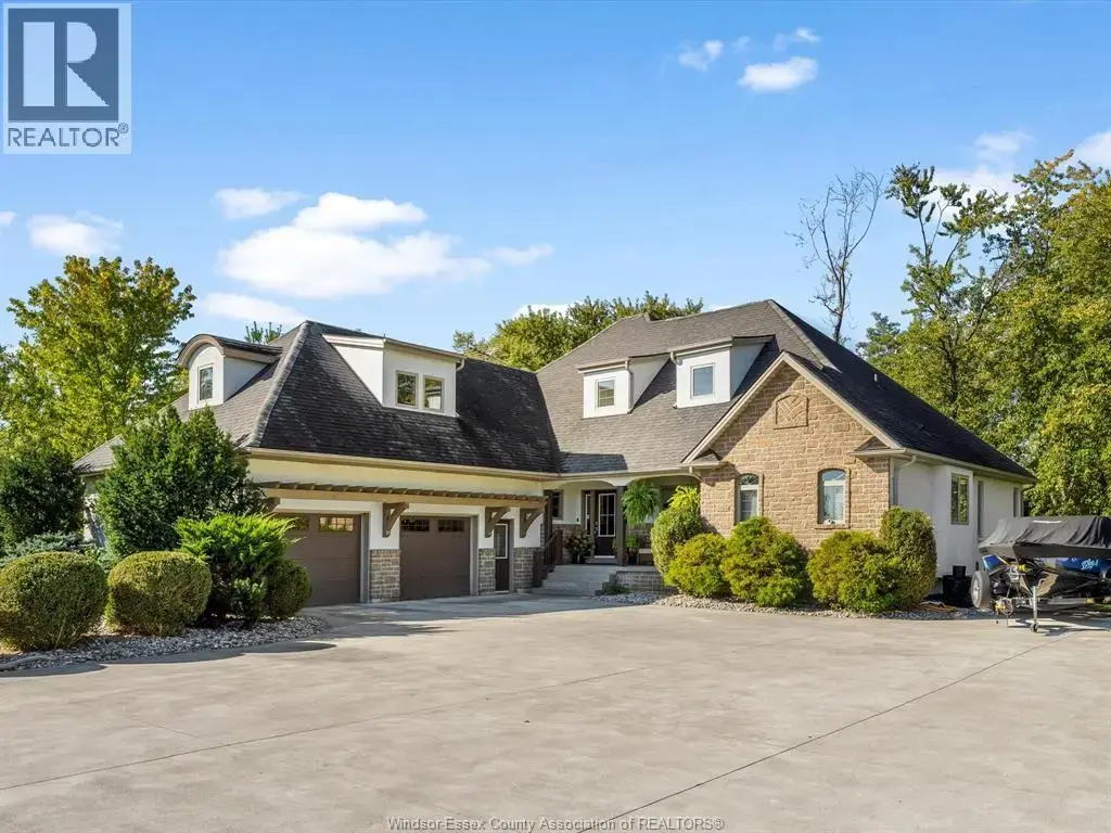 427 East Ruscom River, Lakeshore