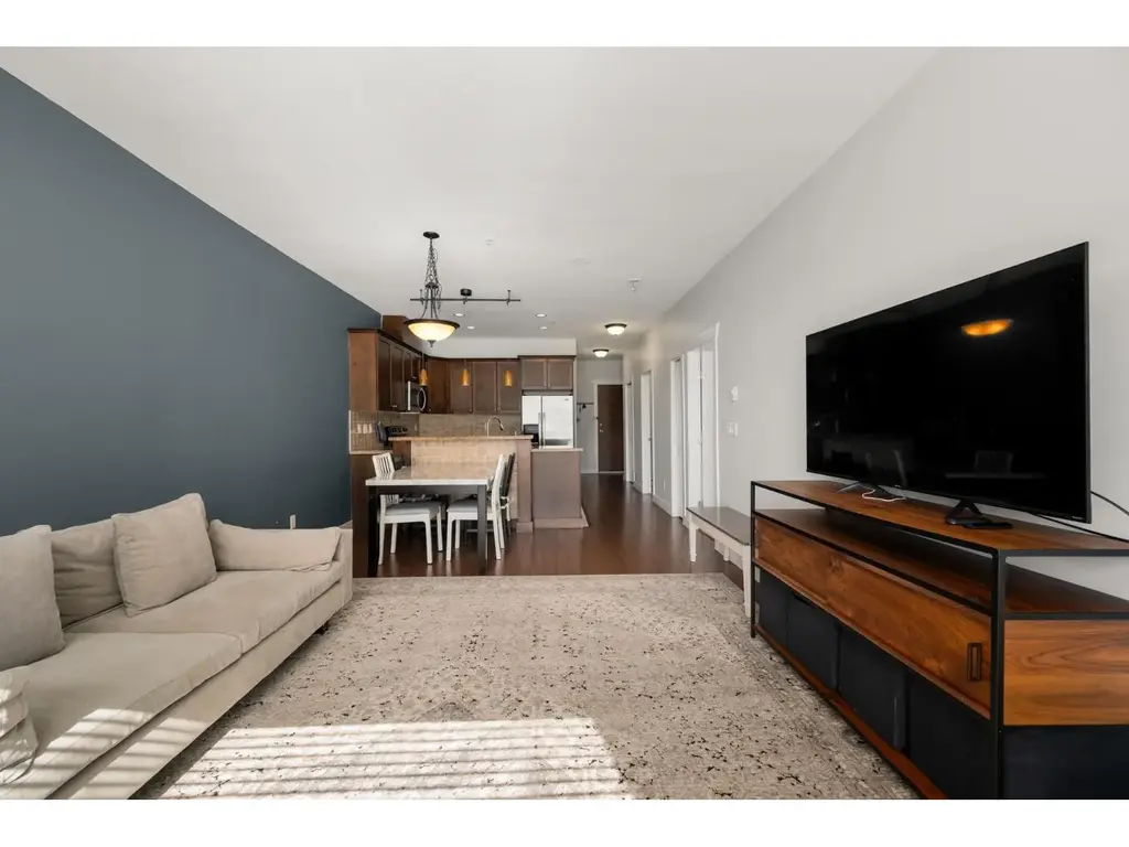 303 14333 104 Avenue, Surrey