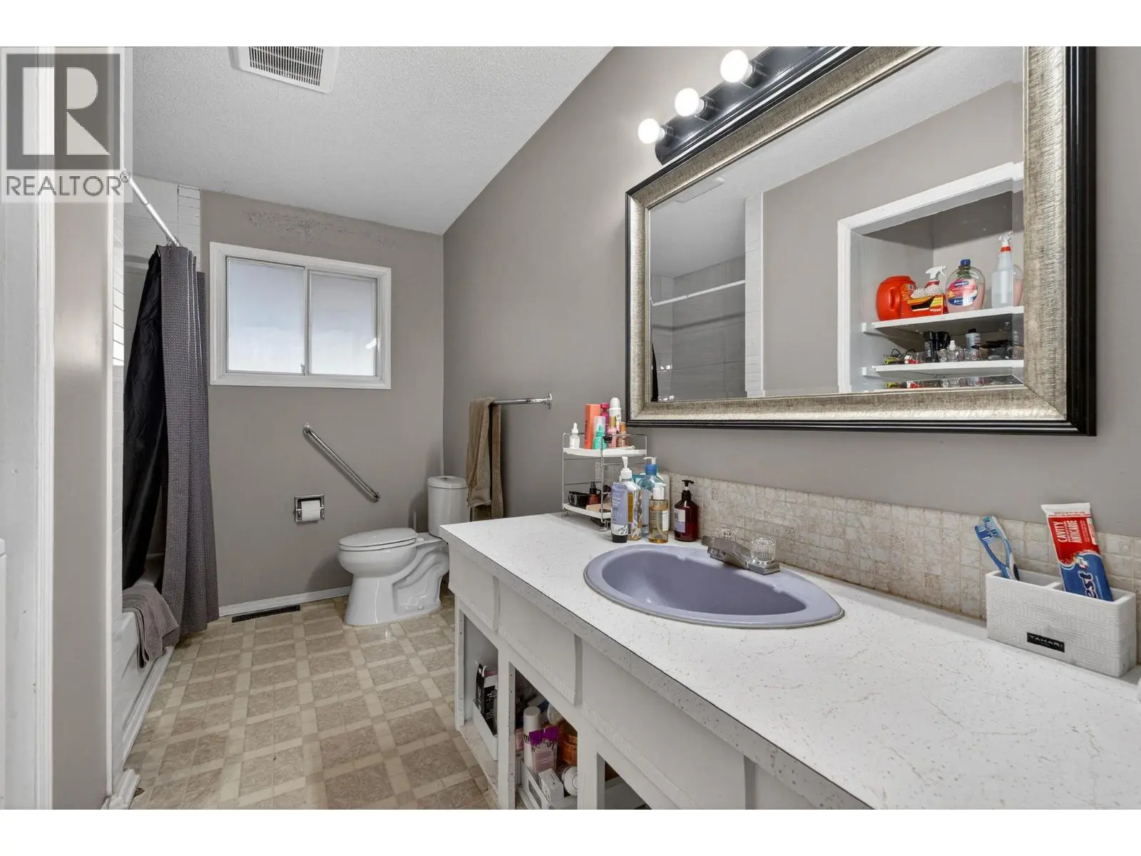 290 Pearson Road. Kelowna, British Columbia