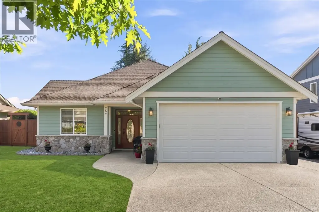 257 Lodgepole Dr, Parksville