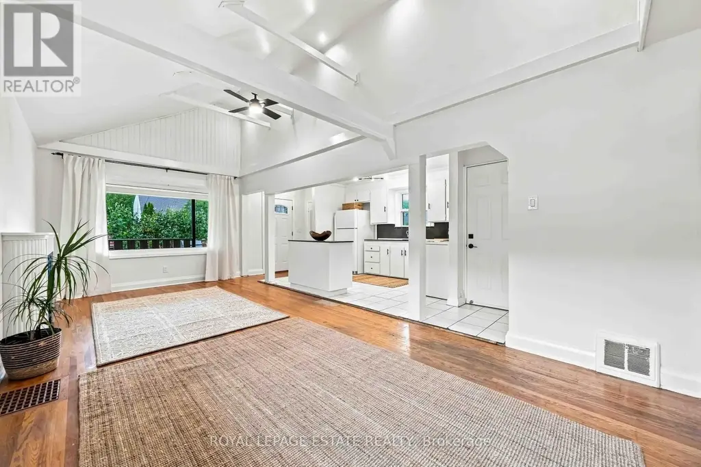 Upper - 17 Arden Crescent, Toronto (Clairlea-Birchmount)