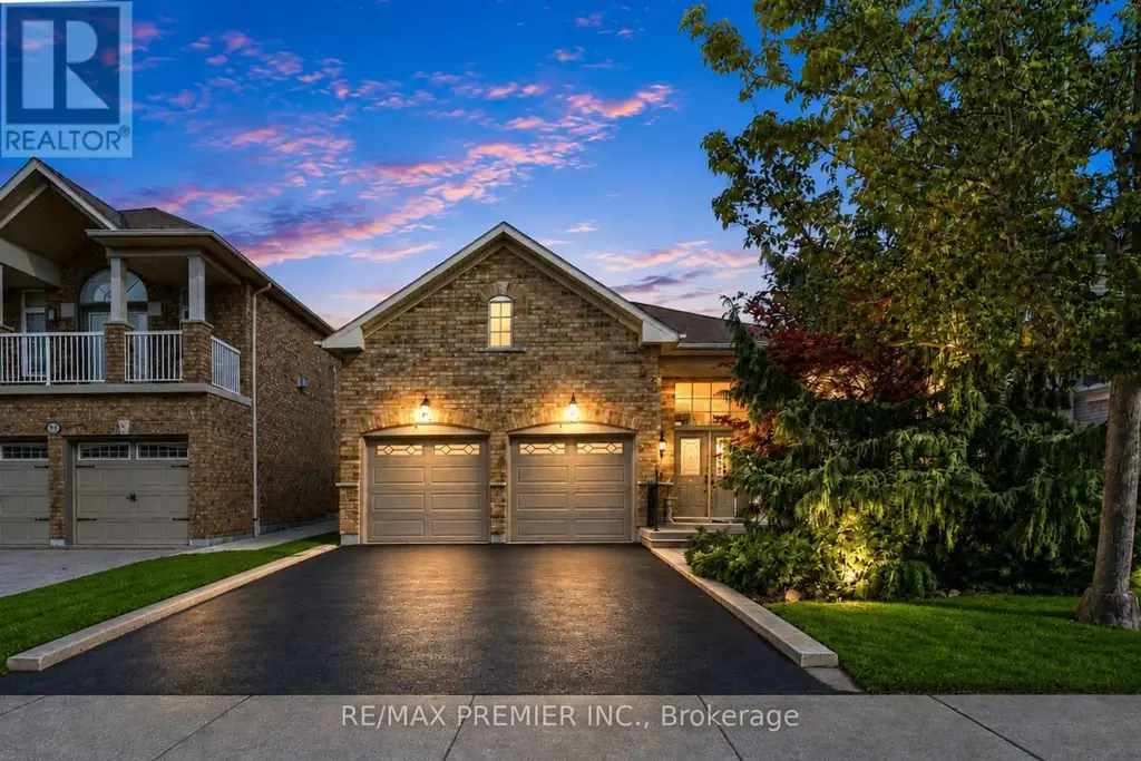 146 South Belair Drive, Vaughan (Sonoma Heights)