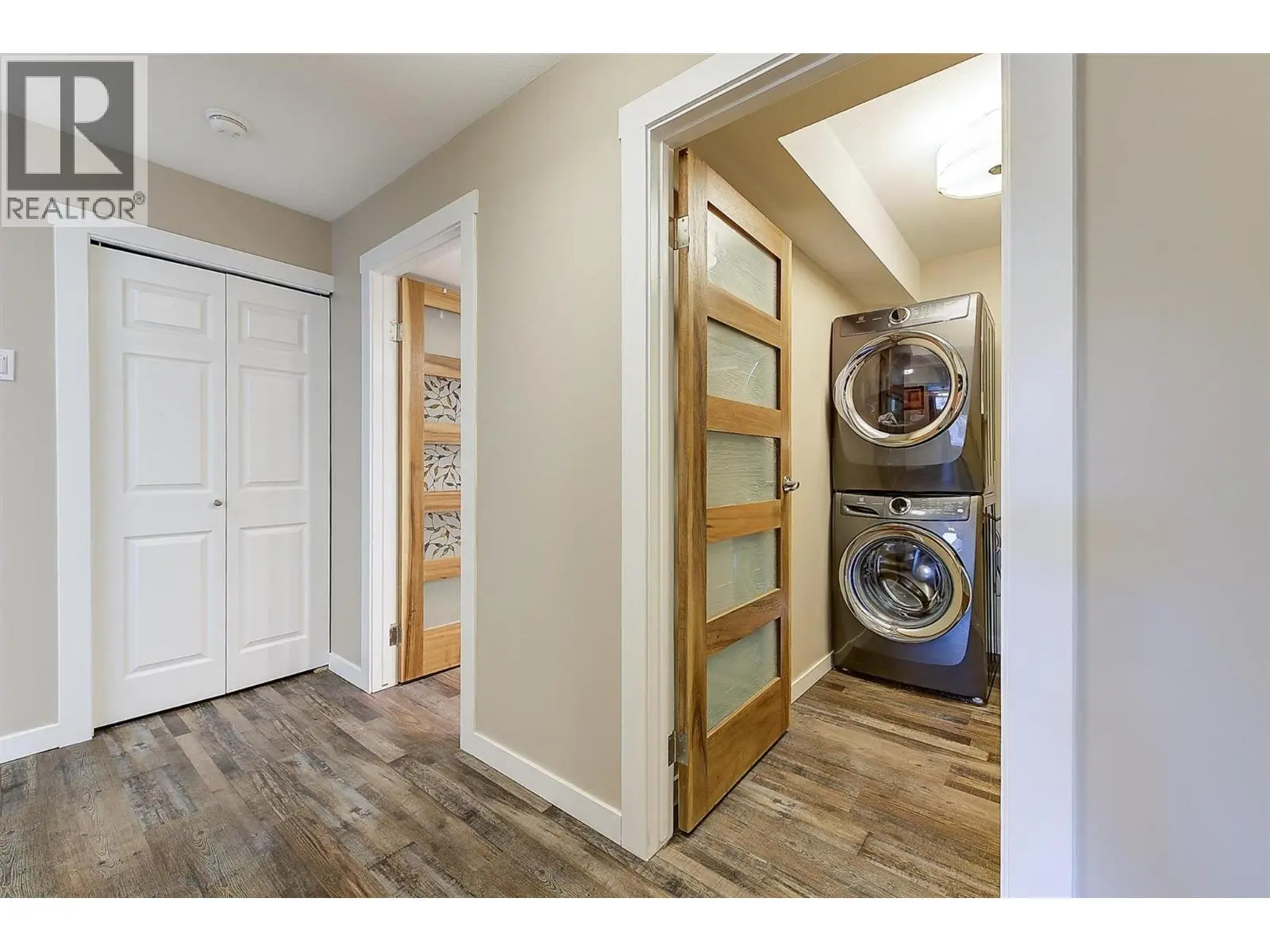 3842 Gordon Drive Unit# 216. Kelowna, British Columbia
