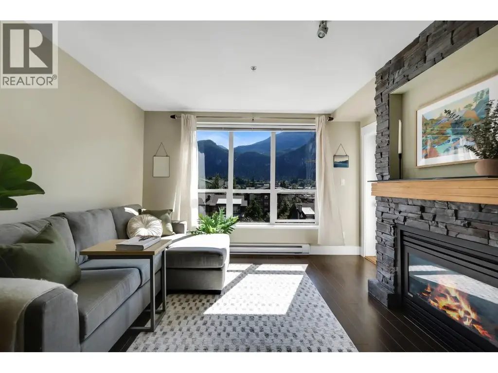 504 1211 Village Green Way, Squamish