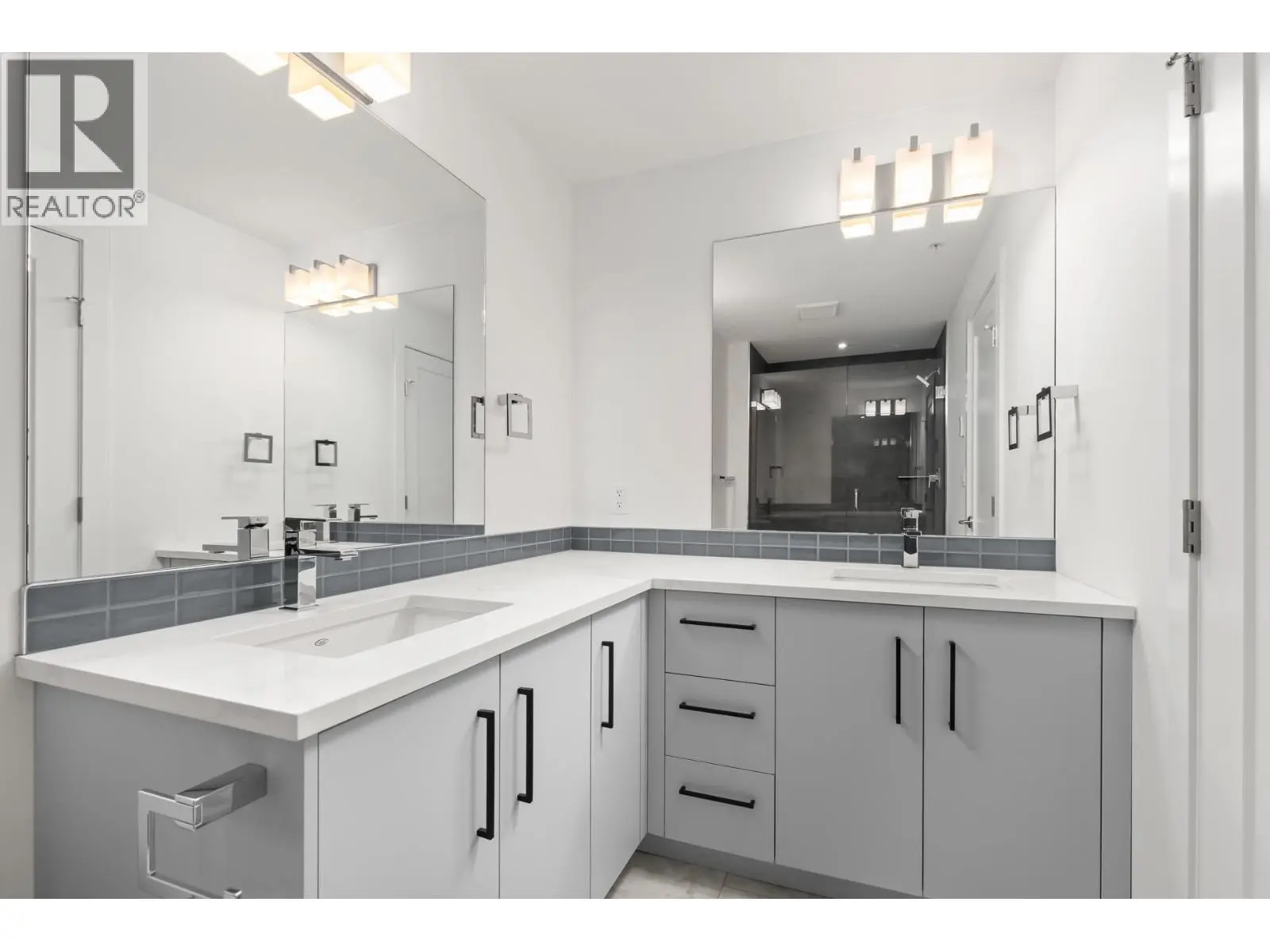 3434 Mckinley Beach Drive Unit# 209. Kelowna, British Columbia