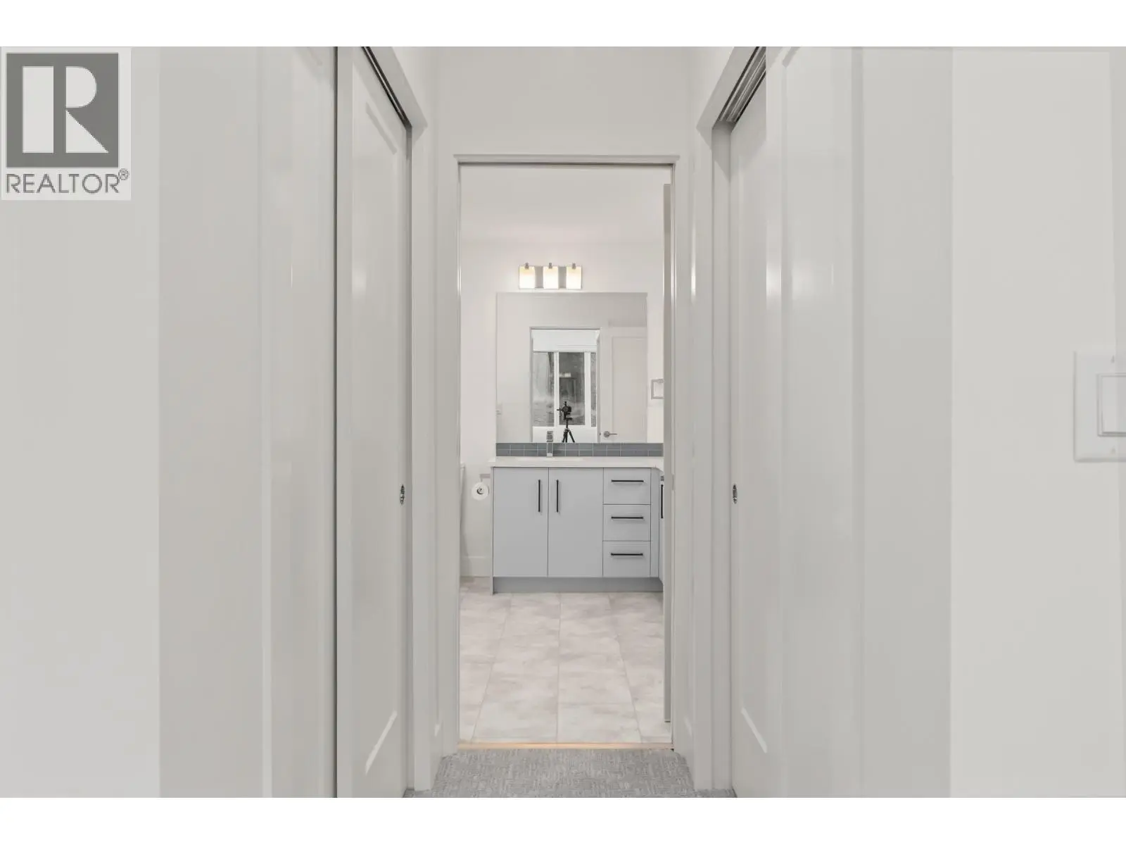 3434 Mckinley Beach Drive Unit# 209. Kelowna, British Columbia