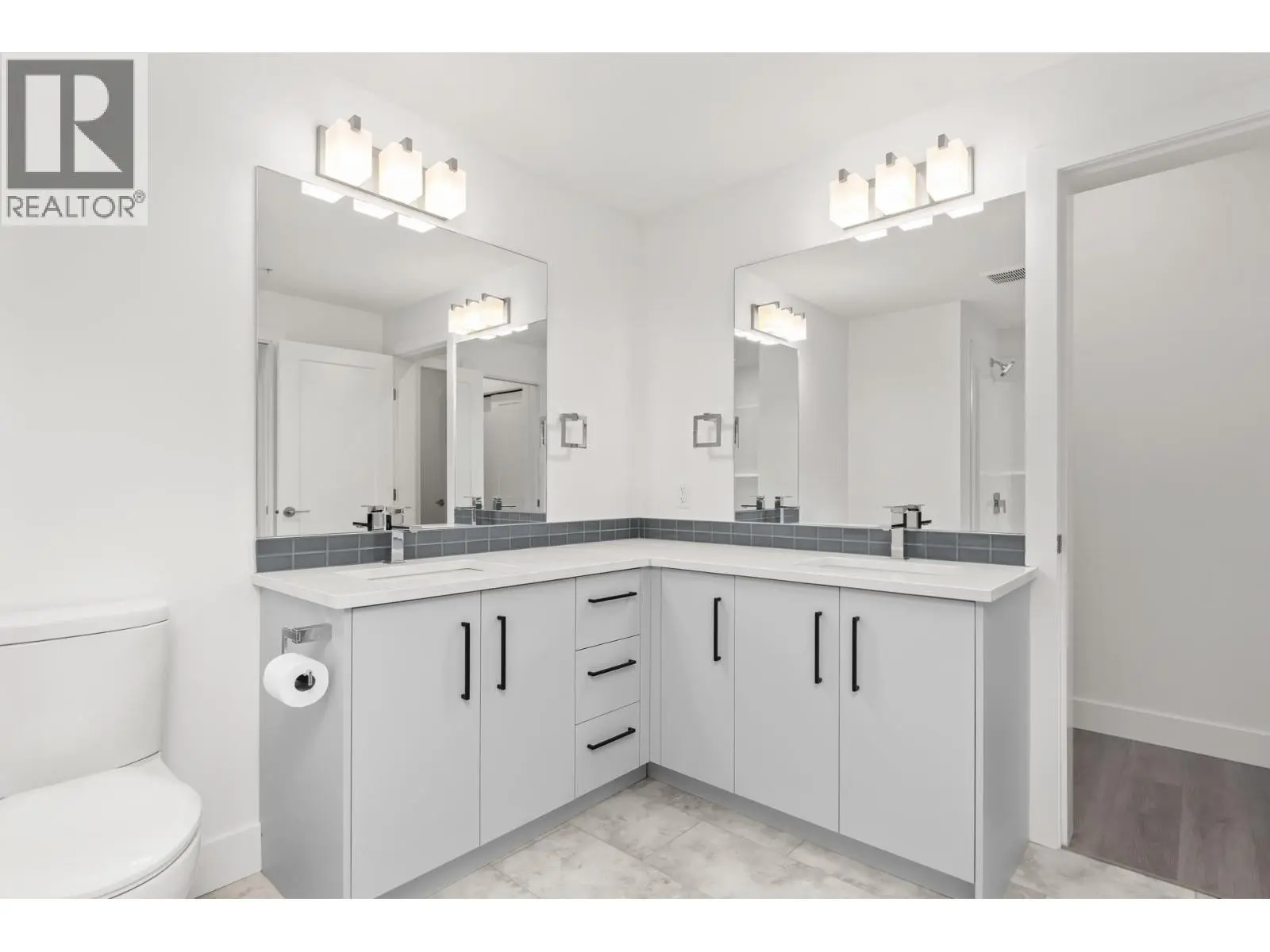 3434 Mckinley Beach Drive Unit# 209. Kelowna, British Columbia