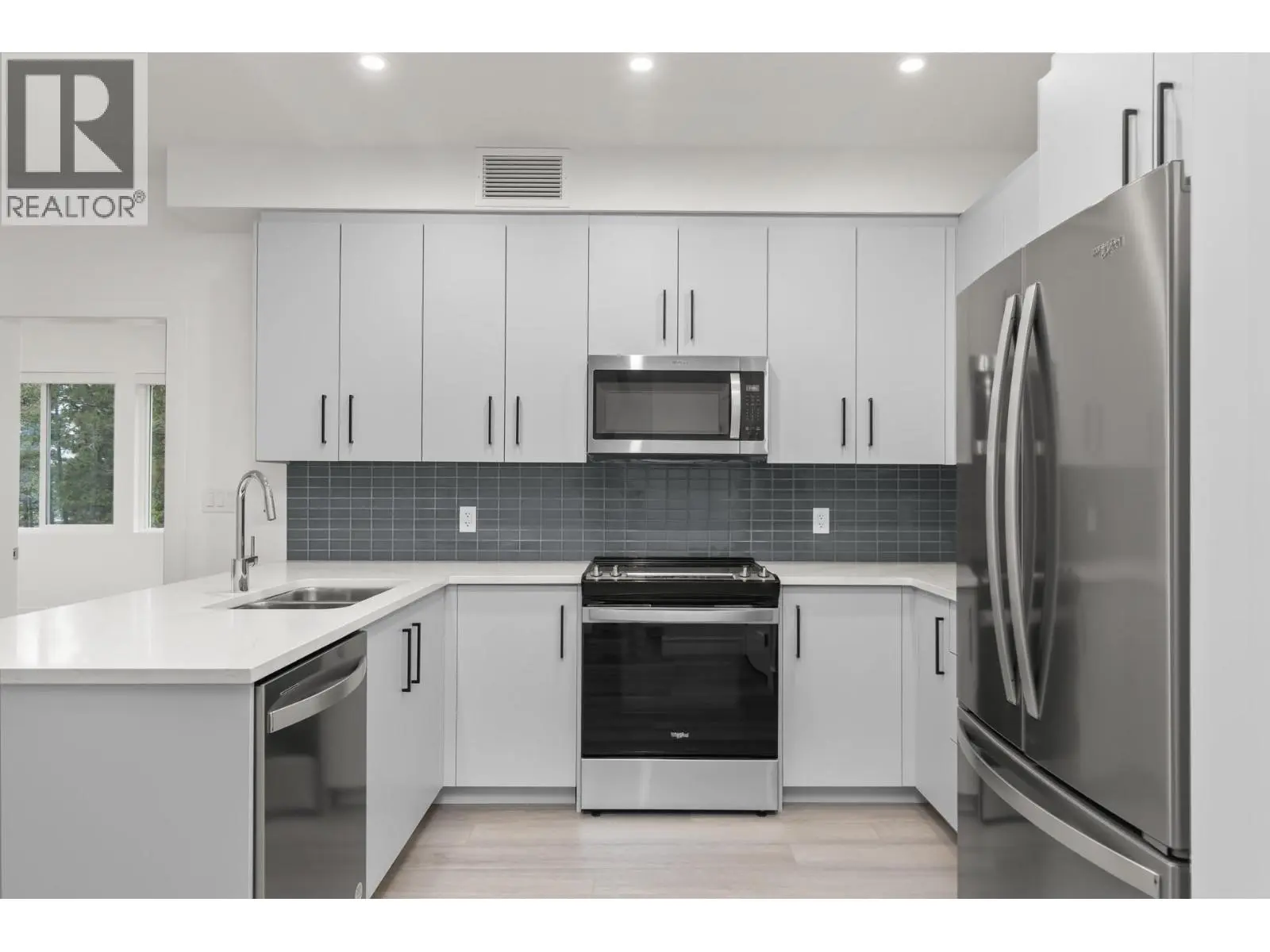 3434 Mckinley Beach Drive Unit# 209. Kelowna, British Columbia