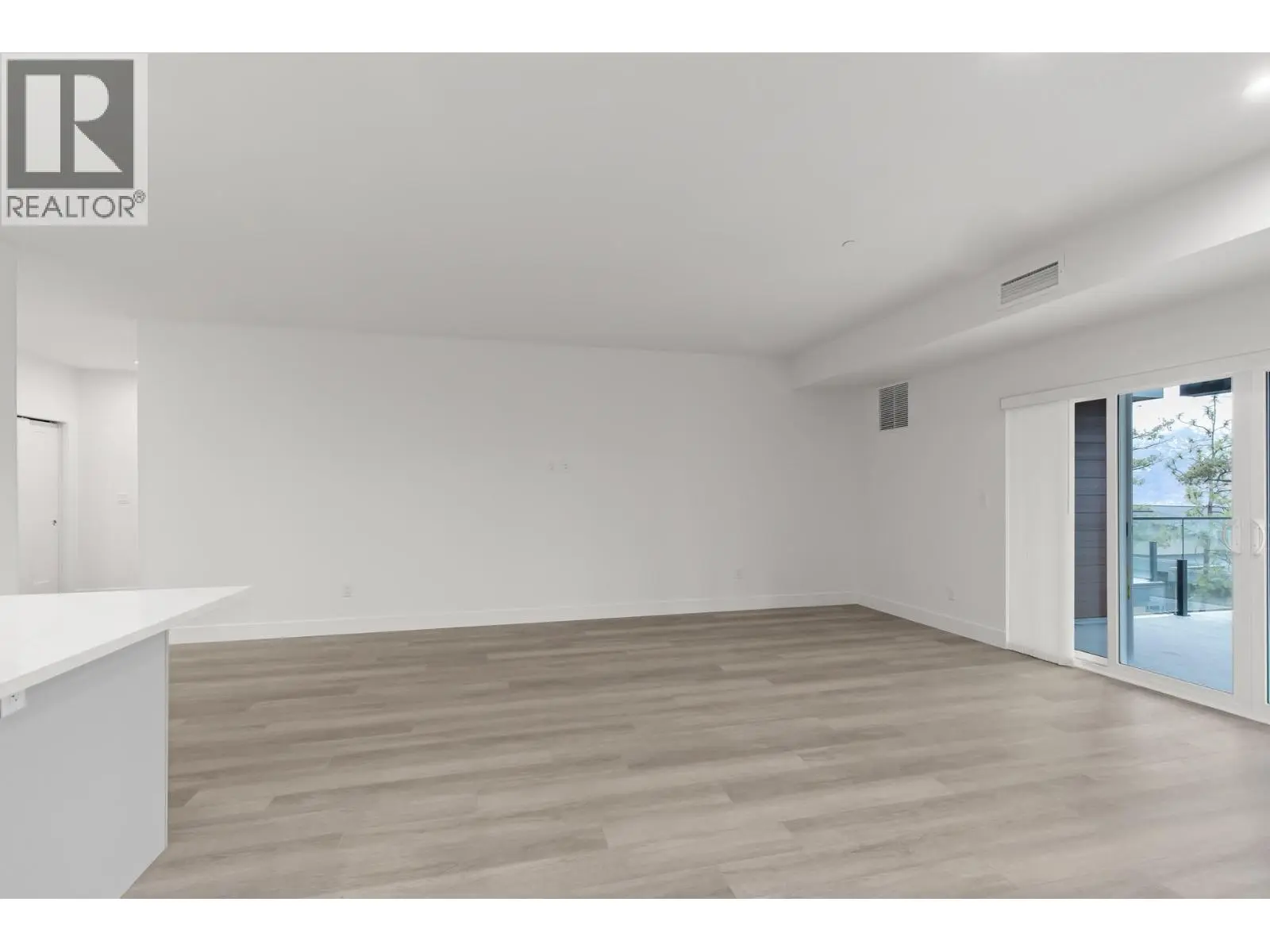 3434 Mckinley Beach Drive Unit# 209. Kelowna, British Columbia