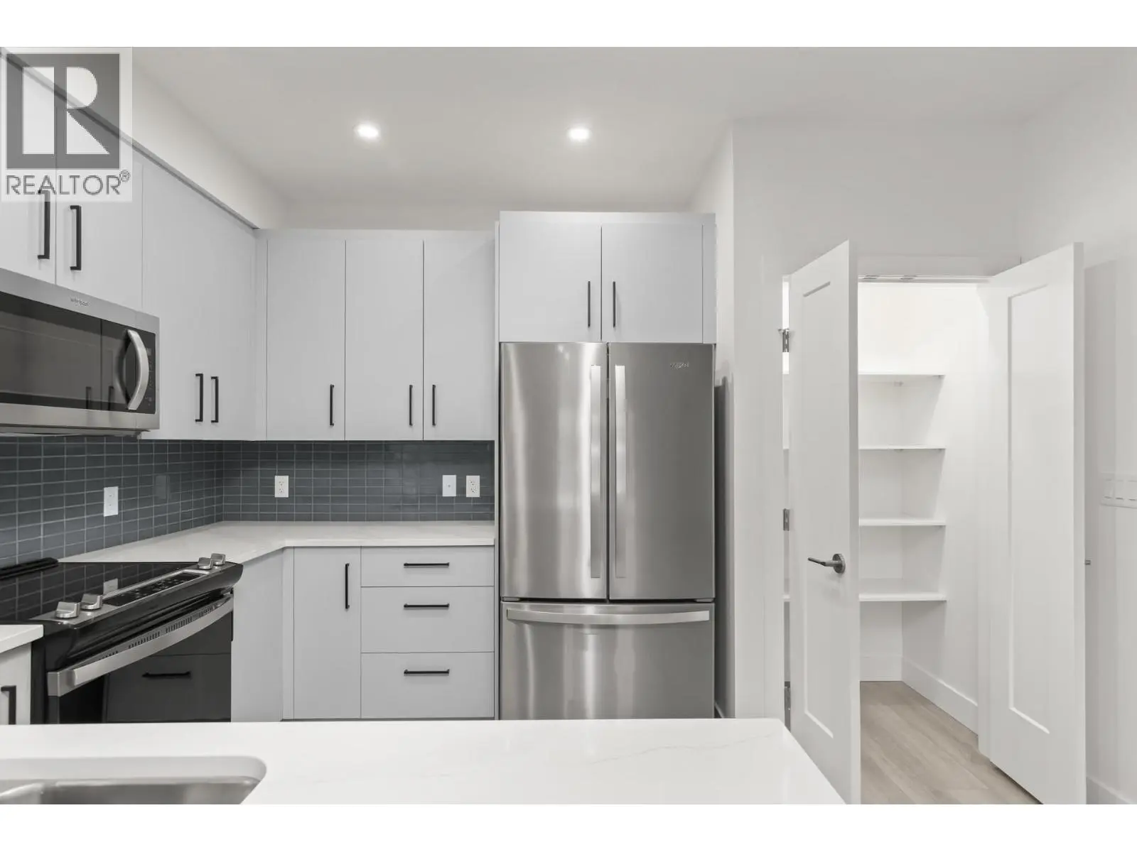 3434 Mckinley Beach Drive Unit# 209. Kelowna, British Columbia
