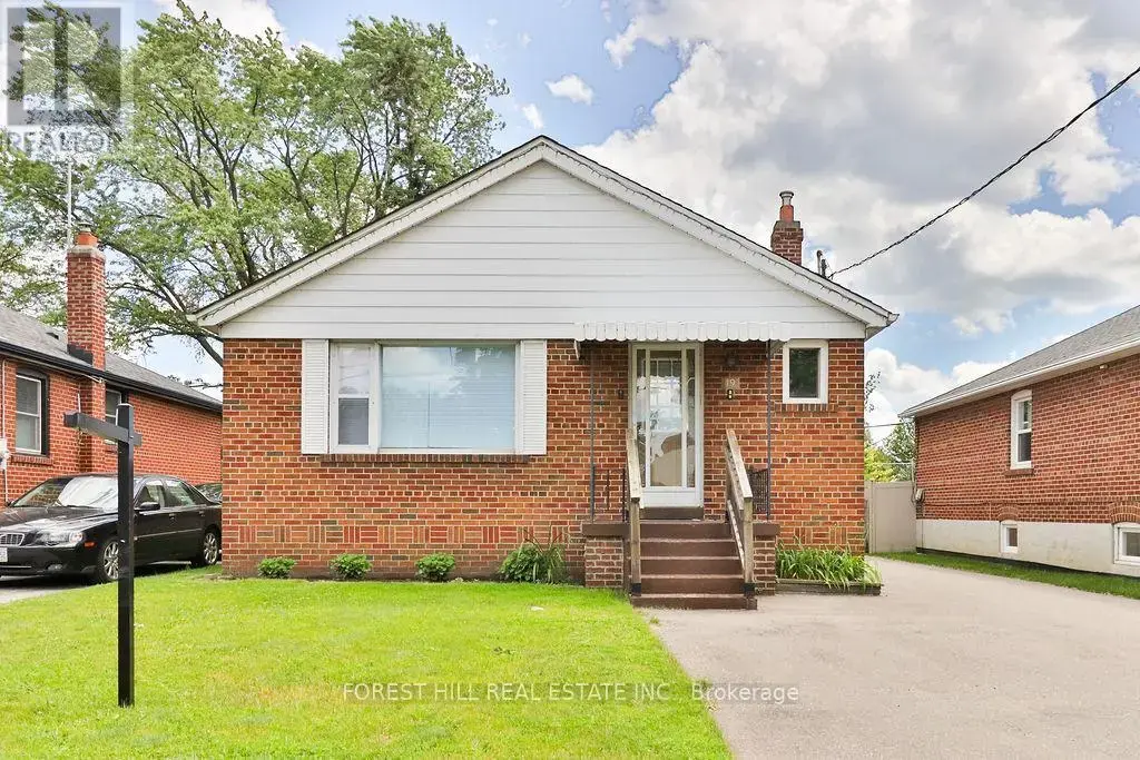 19 Silvercrest Avenue, Toronto (Alderwood)