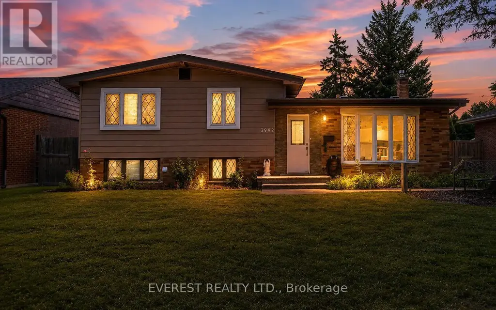 3992 Longfellow Avenue, Windsor