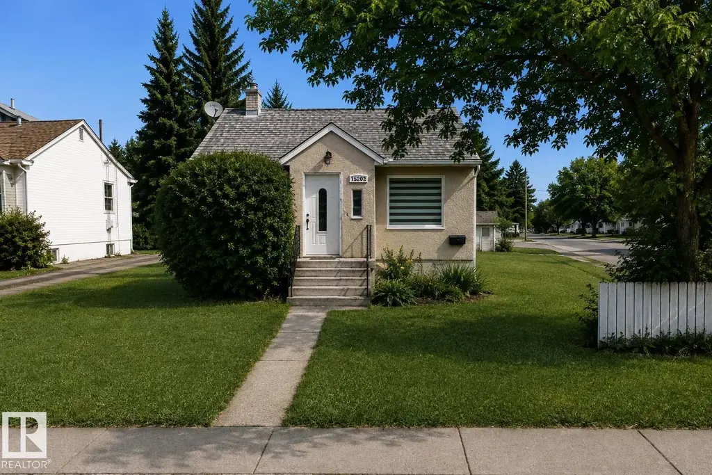 15202 98 Av Nw, Edmonton