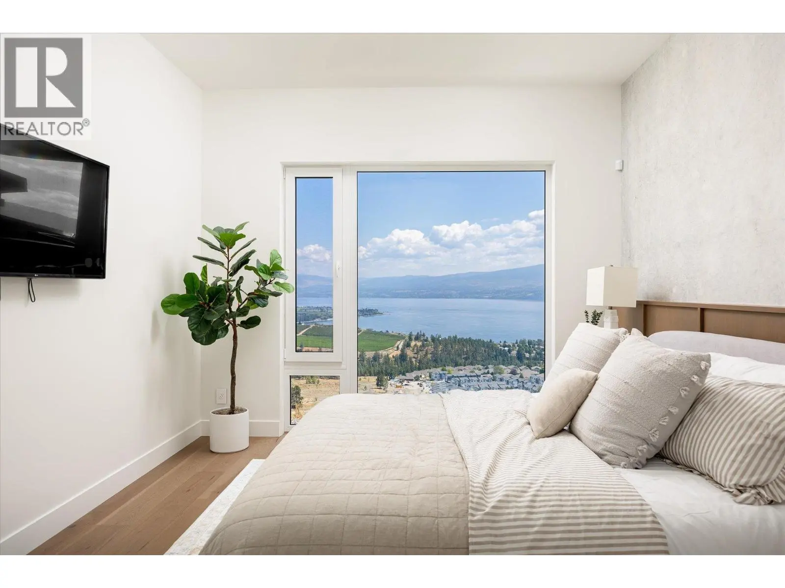 4011 Sunstone Street. West Kelowna, British Columbia