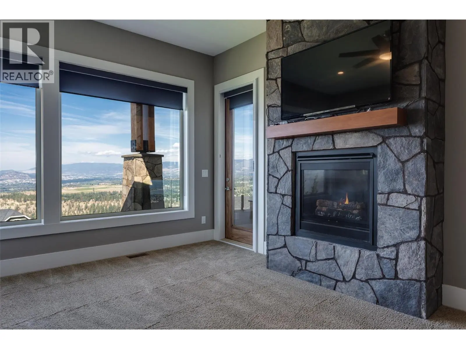 1002 Hewetson Avenue. Kelowna, British Columbia