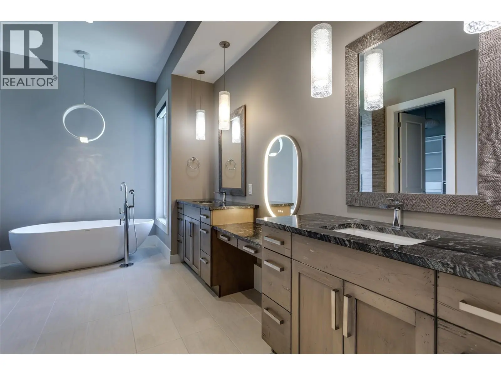1002 Hewetson Avenue. Kelowna, British Columbia