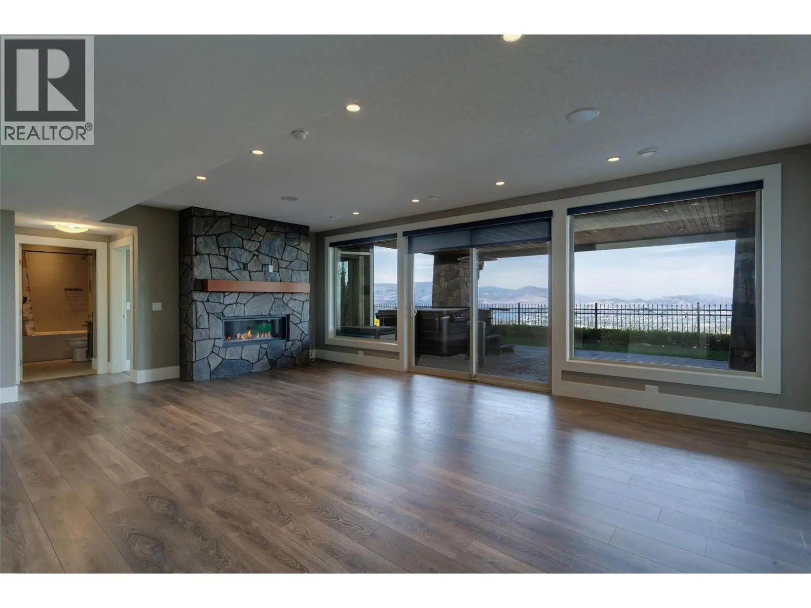 1002 Hewetson Avenue. Kelowna, British Columbia