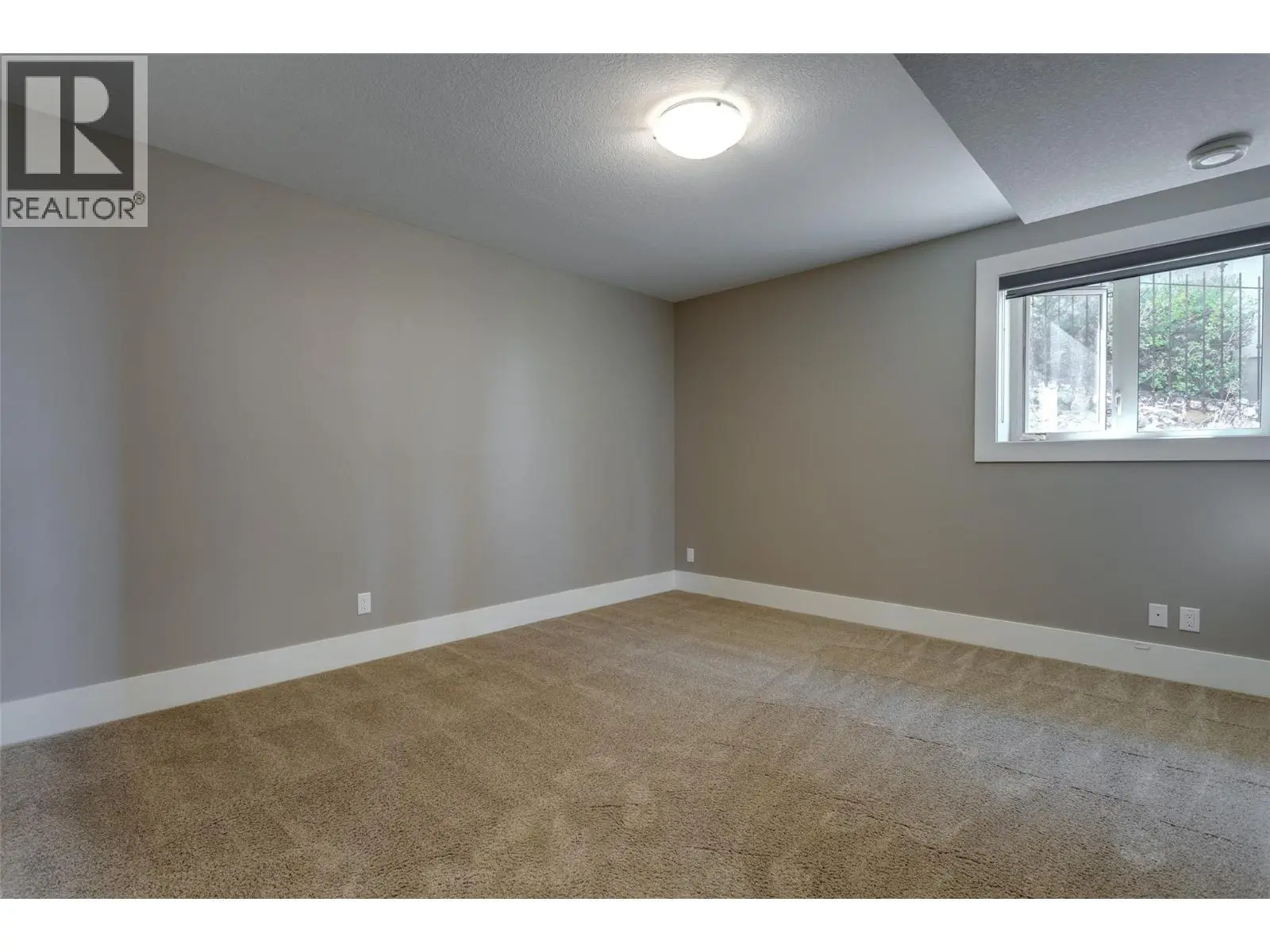 1002 Hewetson Avenue. Kelowna, British Columbia