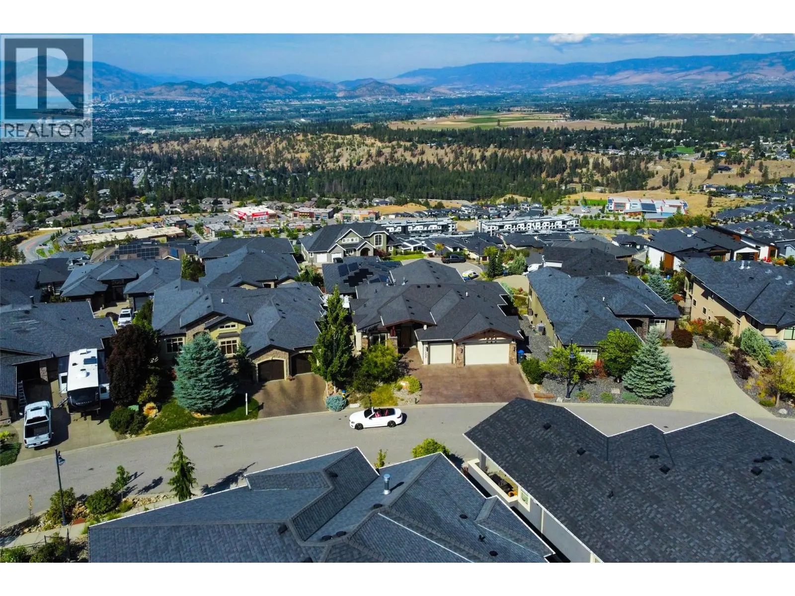 1002 Hewetson Avenue. Kelowna, British Columbia