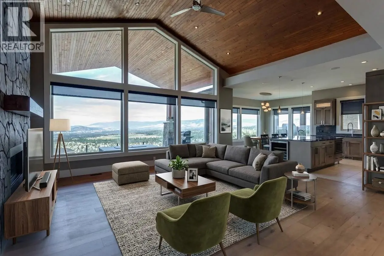 1002 Hewetson Avenue. Kelowna, British Columbia