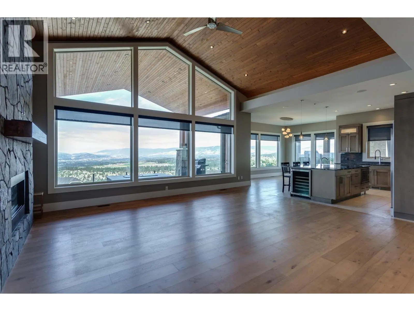 1002 Hewetson Avenue. Kelowna, British Columbia