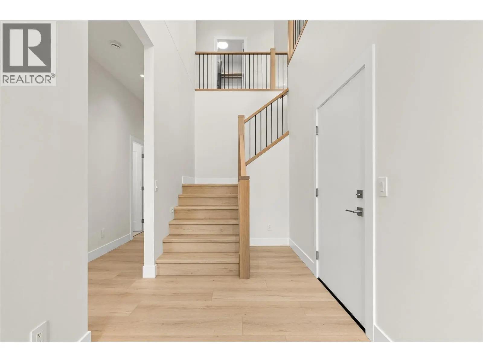 1448 Whistling Pine Place. Kelowna, British Columbia