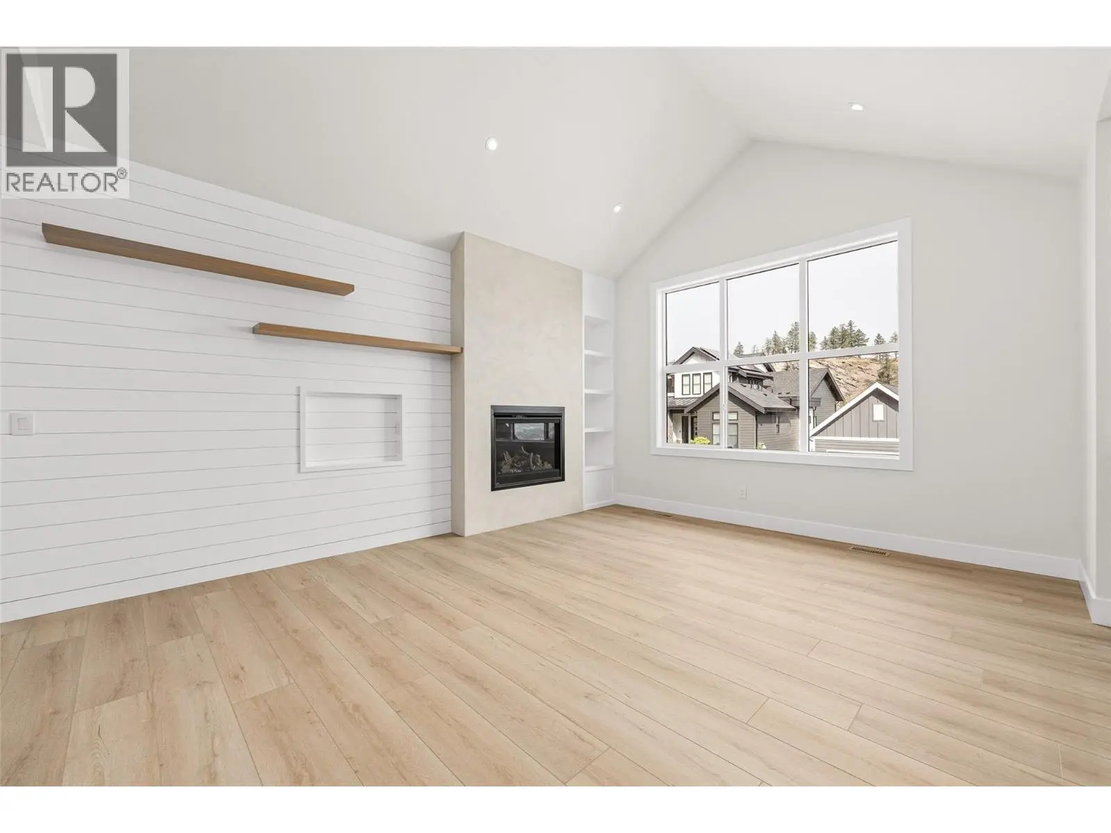 1448 Whistling Pine Place. Kelowna, British Columbia
