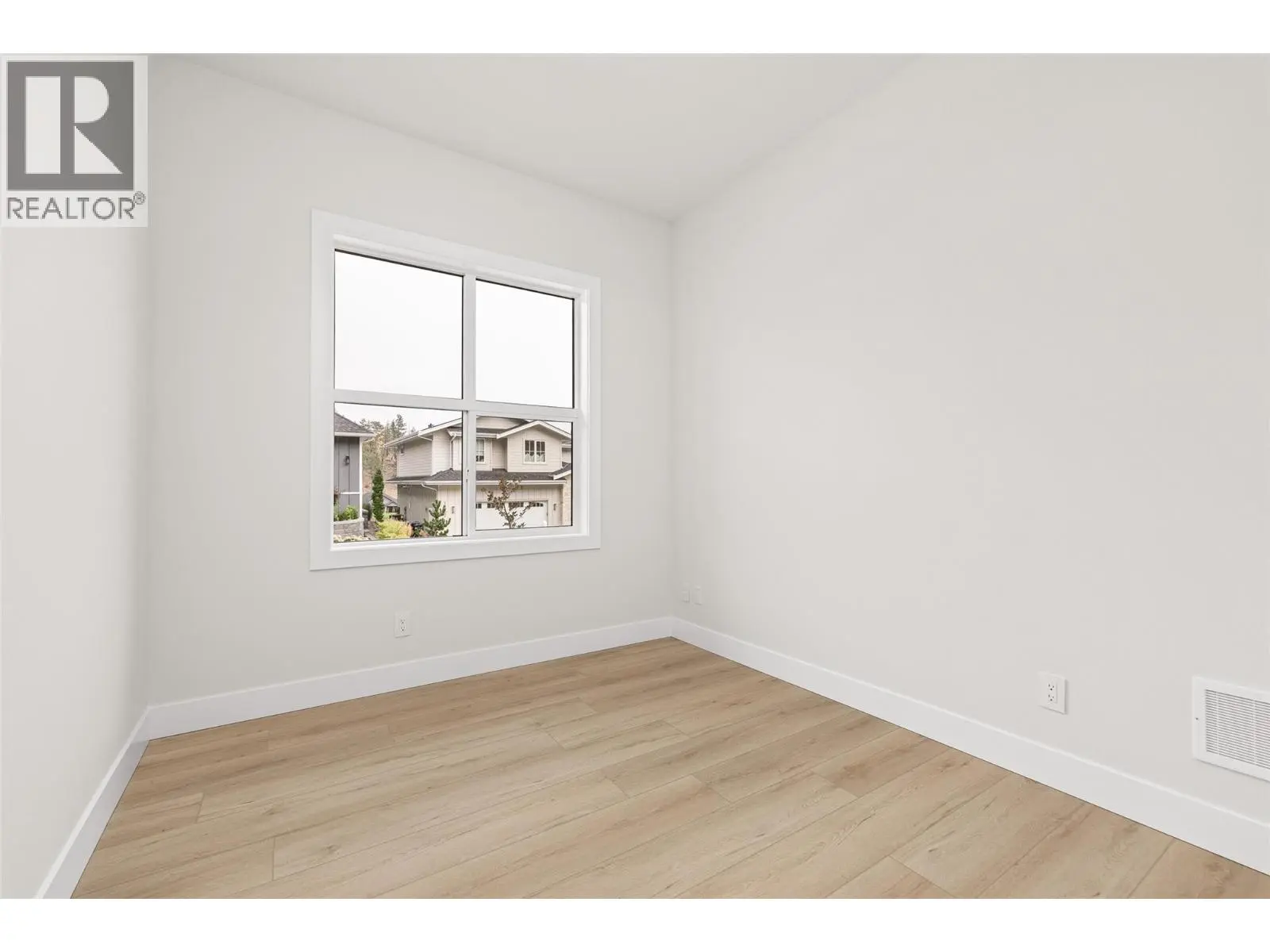 1448 Whistling Pine Place. Kelowna, British Columbia