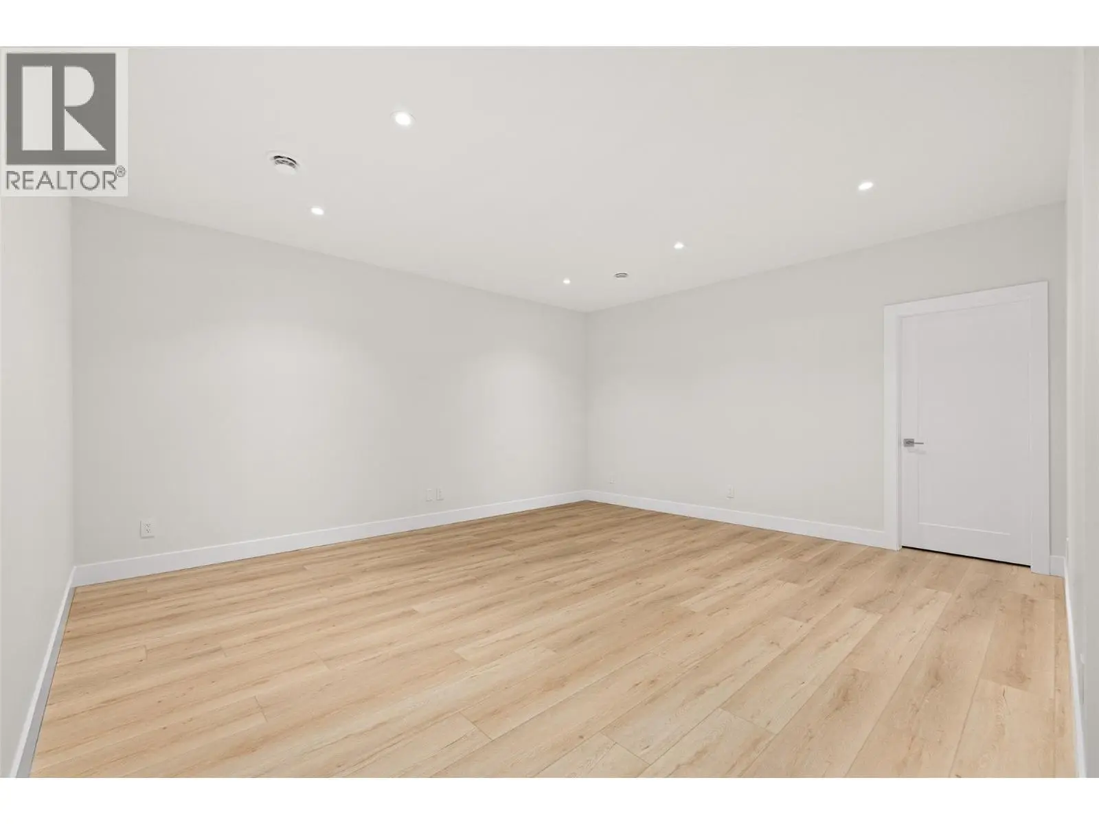 1448 Whistling Pine Place. Kelowna, British Columbia