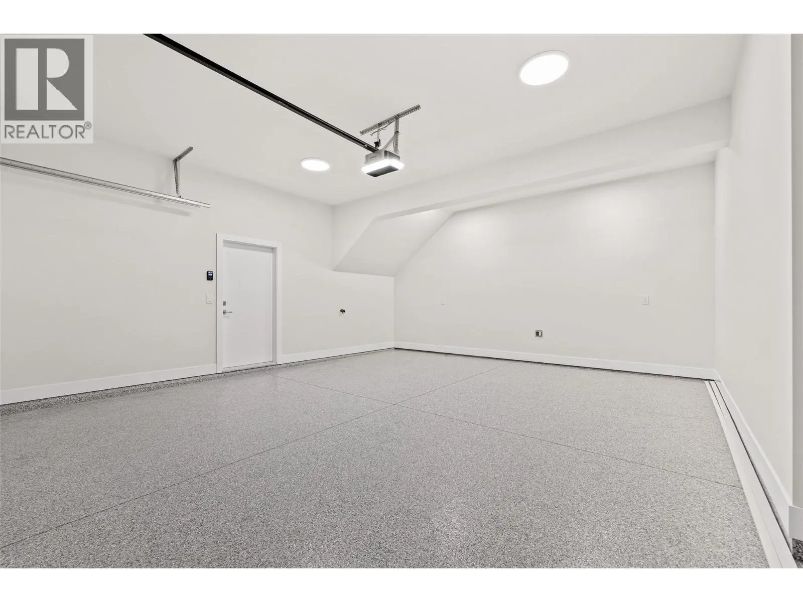 1448 Whistling Pine Place. Kelowna, British Columbia