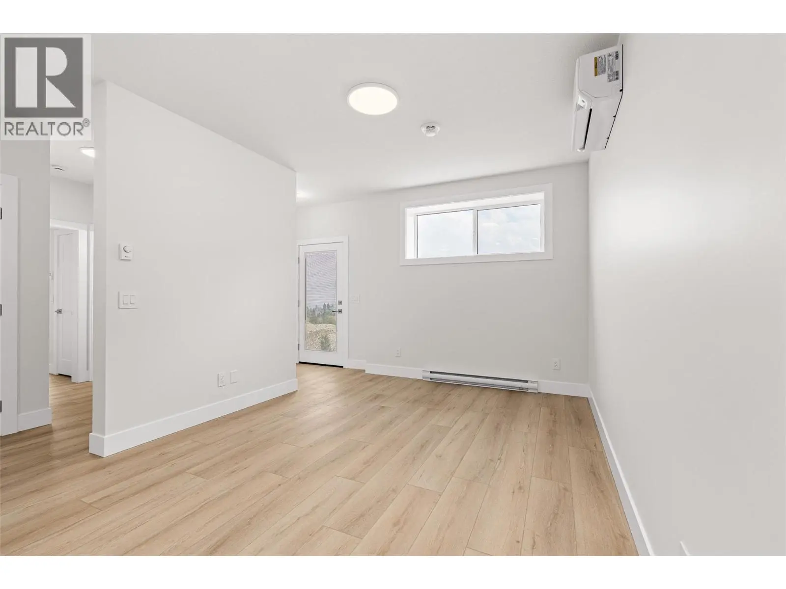 1448 Whistling Pine Place. Kelowna, British Columbia