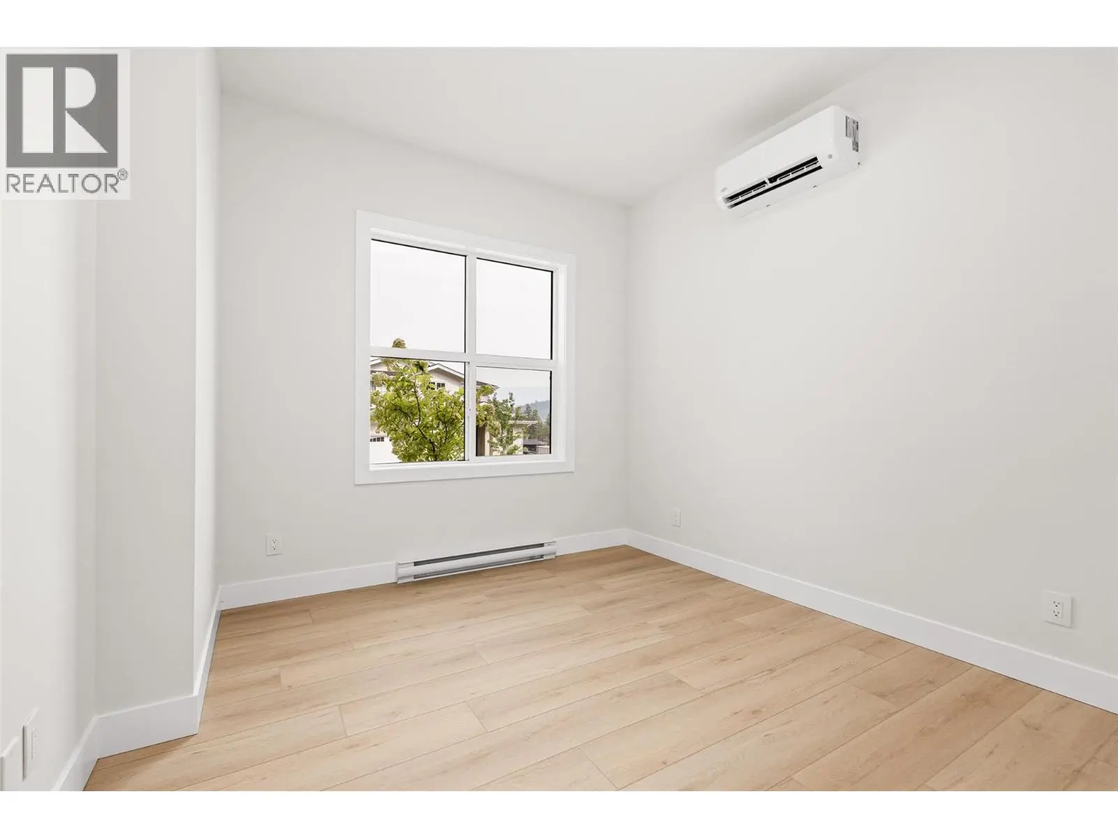 1448 Whistling Pine Place. Kelowna, British Columbia