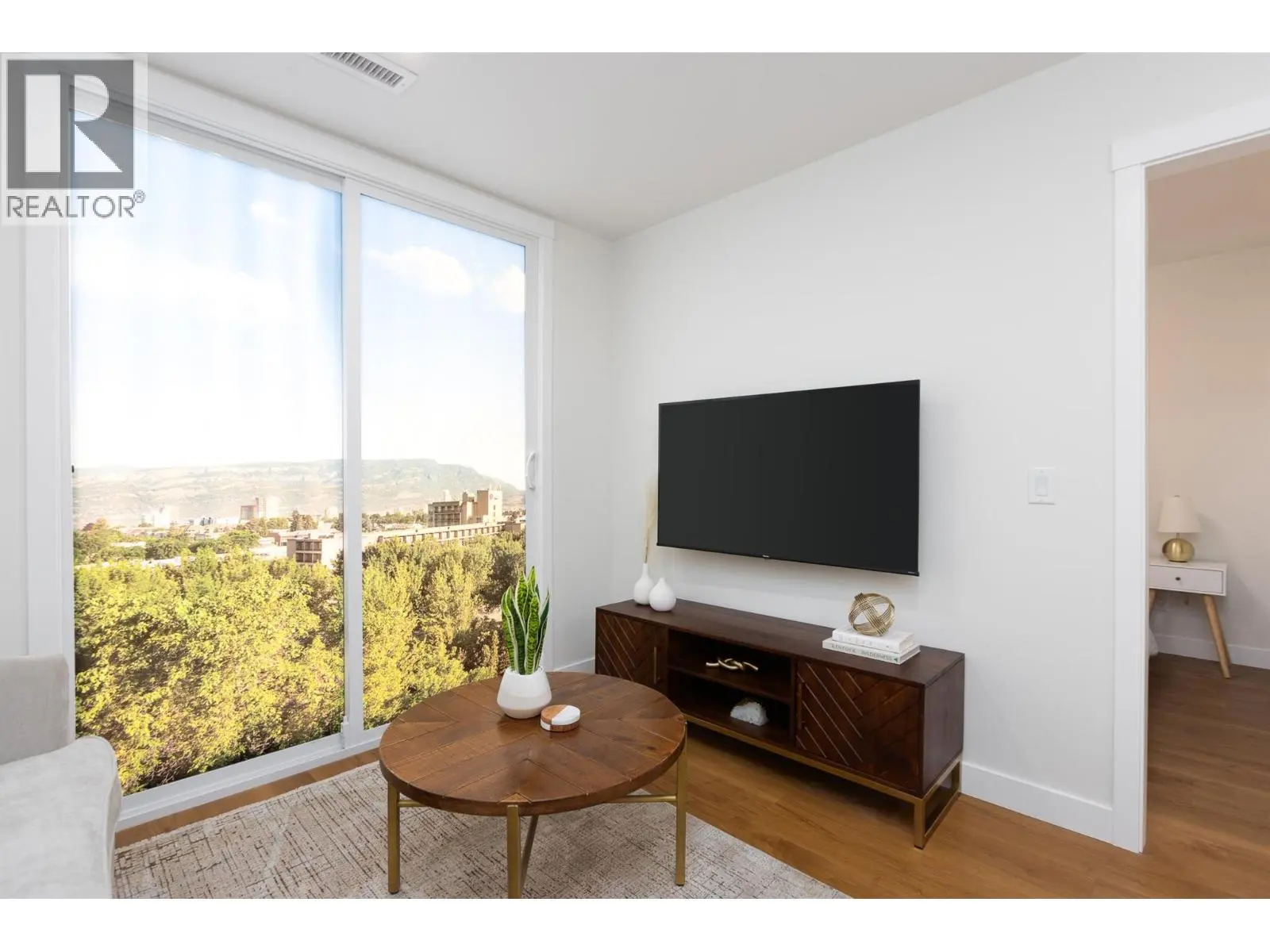 1281 Pridham Avenue Unit# 621. Kelowna, British Columbia