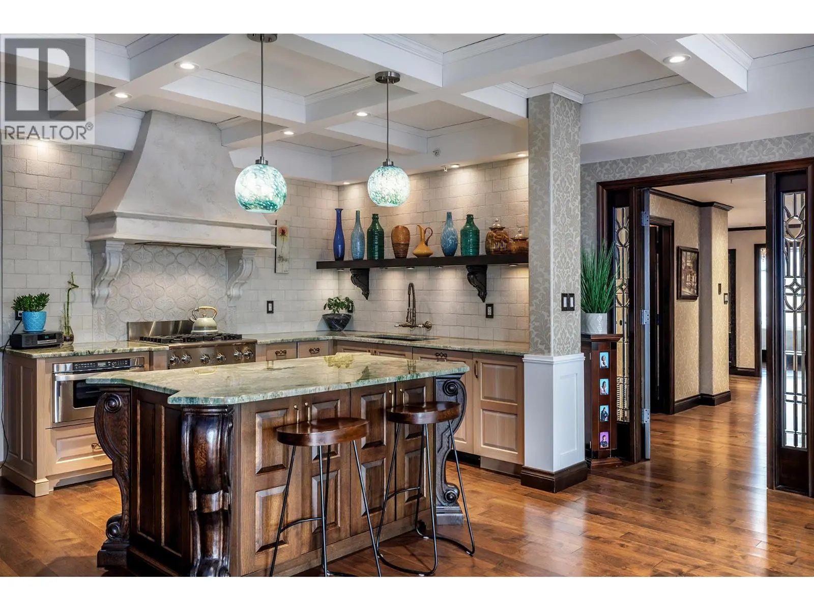 1128 Sunset Drive Unit# 1702. Kelowna, British Columbia