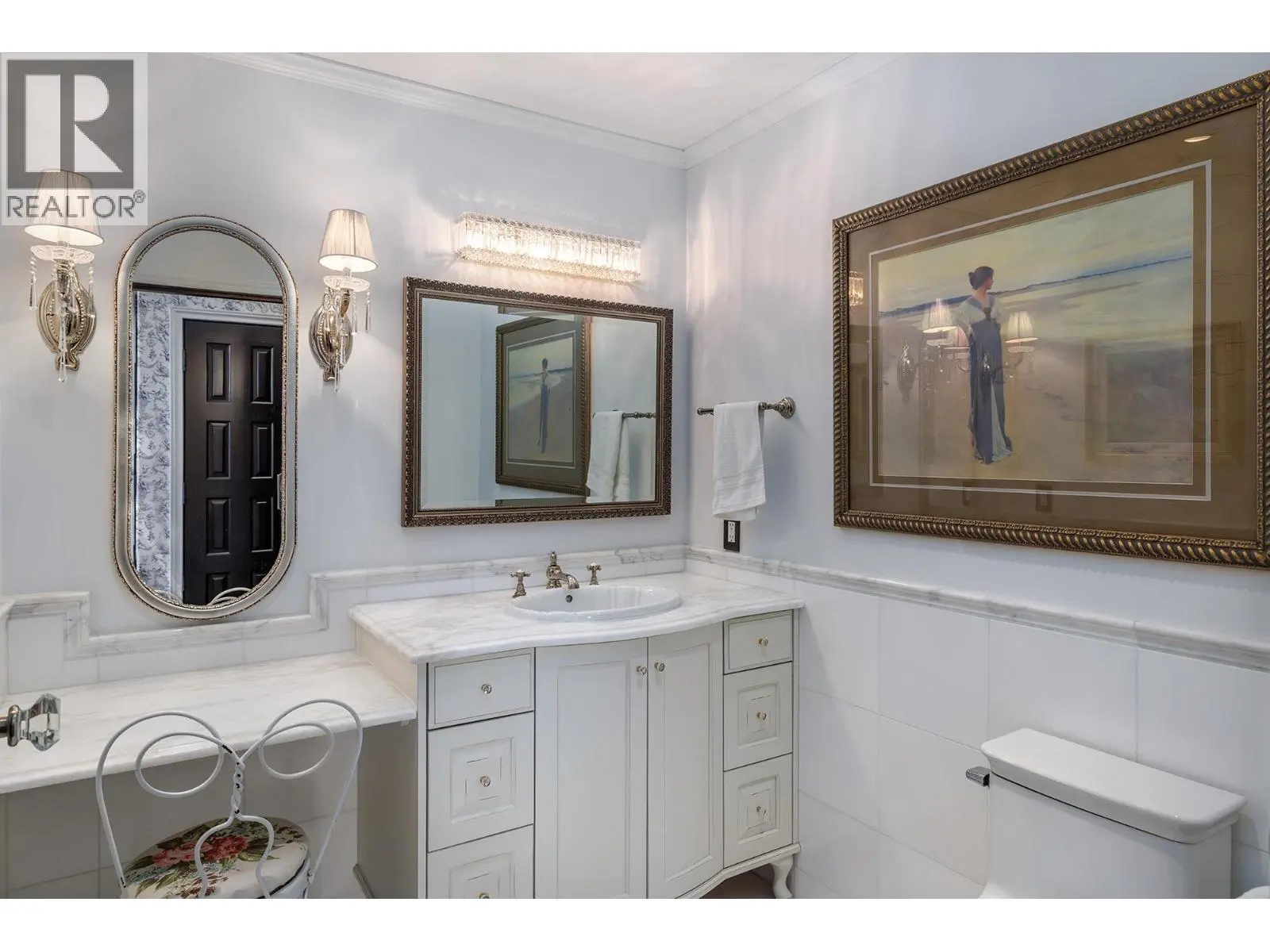 1128 Sunset Drive Unit# 1702. Kelowna, British Columbia