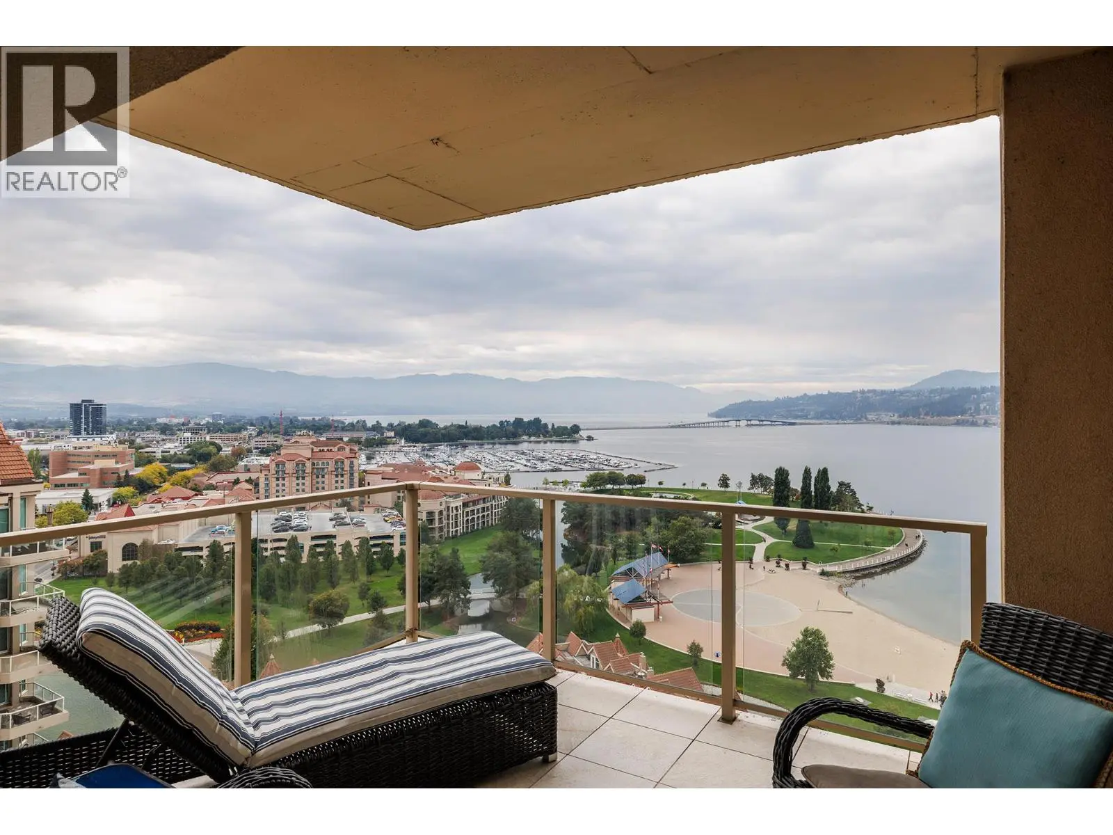 1128 Sunset Drive Unit# 1702. Kelowna, British Columbia