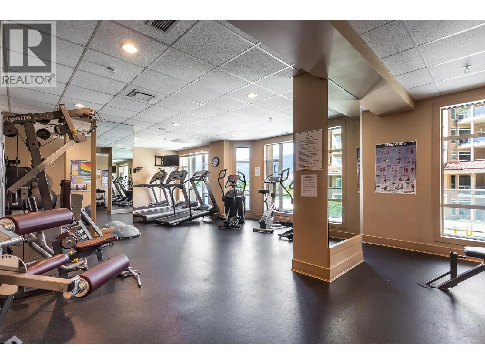 1128 Sunset Drive Unit# 1702. Kelowna, British Columbia