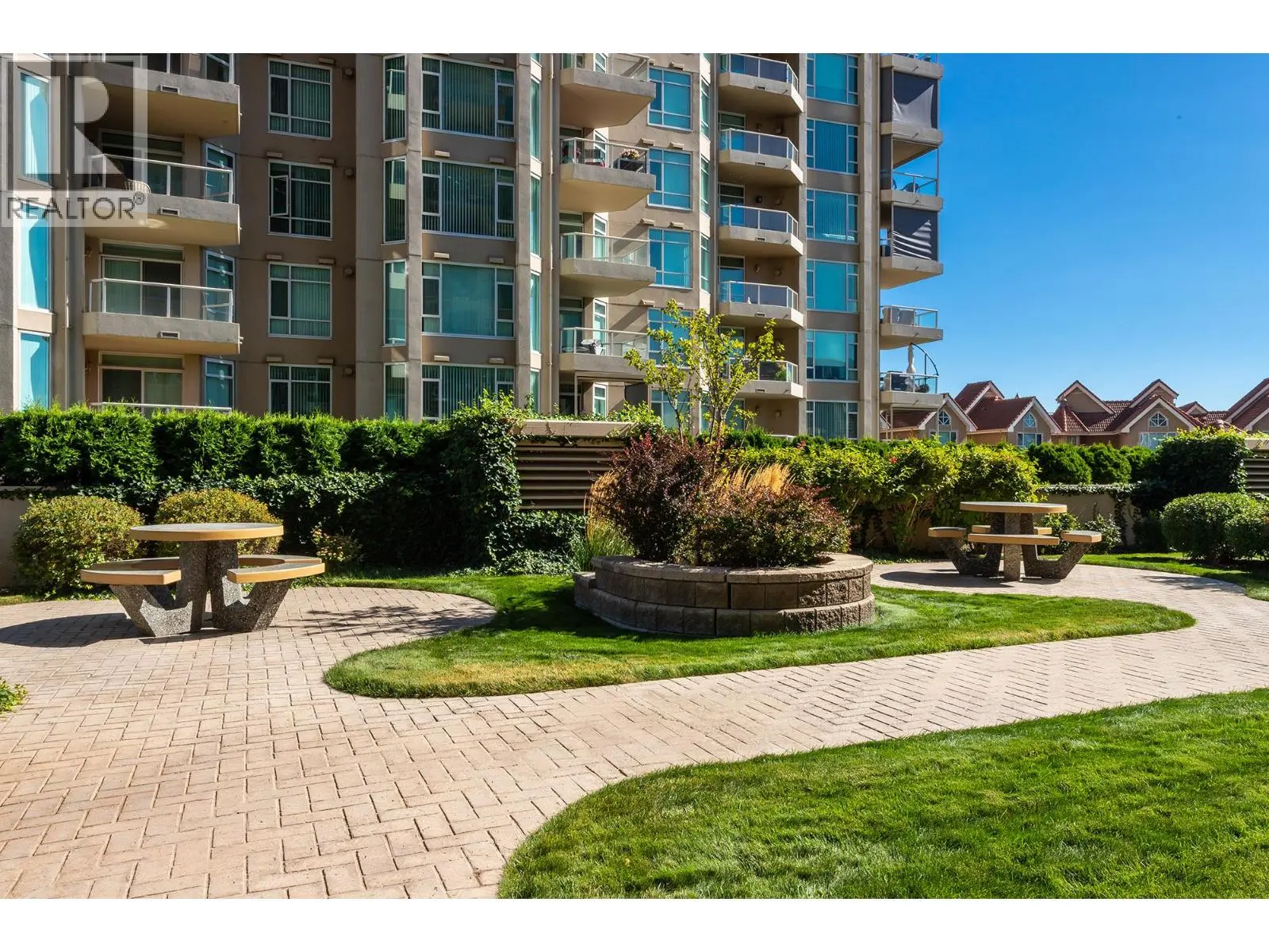 1128 Sunset Drive Unit# 1702. Kelowna, British Columbia