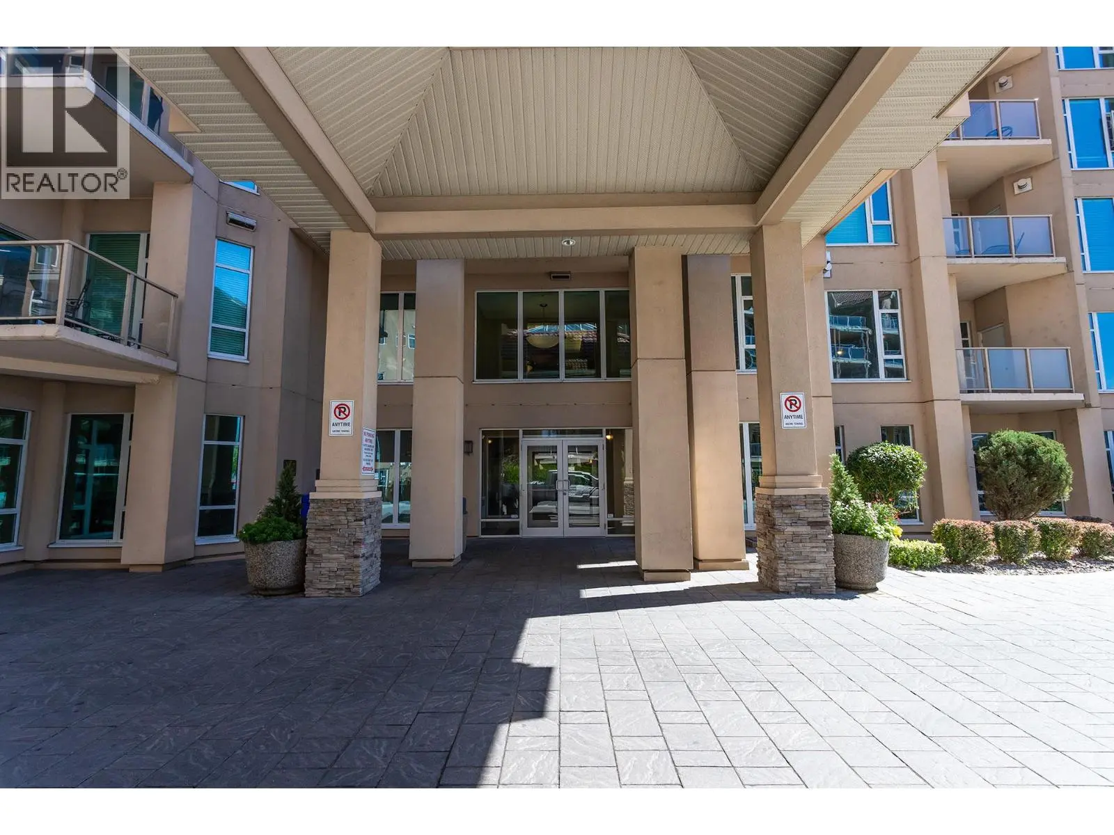 1128 Sunset Drive Unit# 1702. Kelowna, British Columbia
