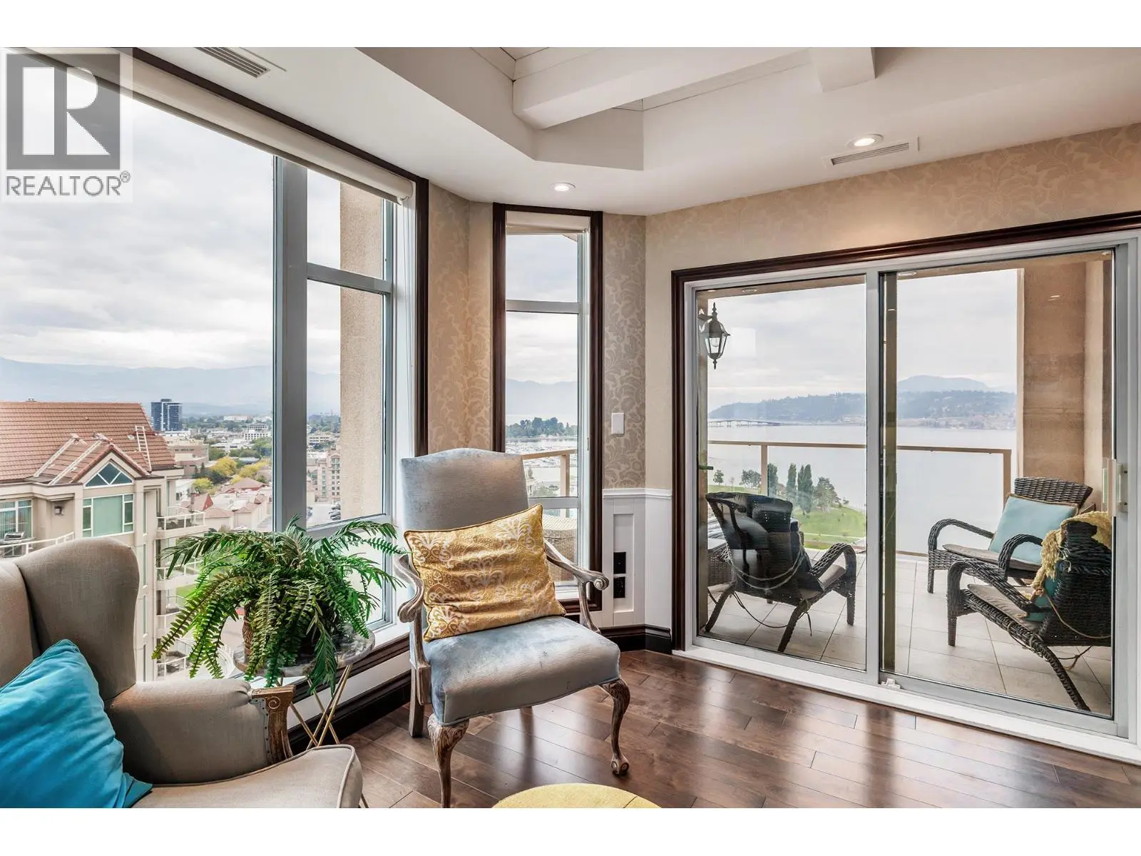 1128 Sunset Drive Unit# 1702. Kelowna, British Columbia