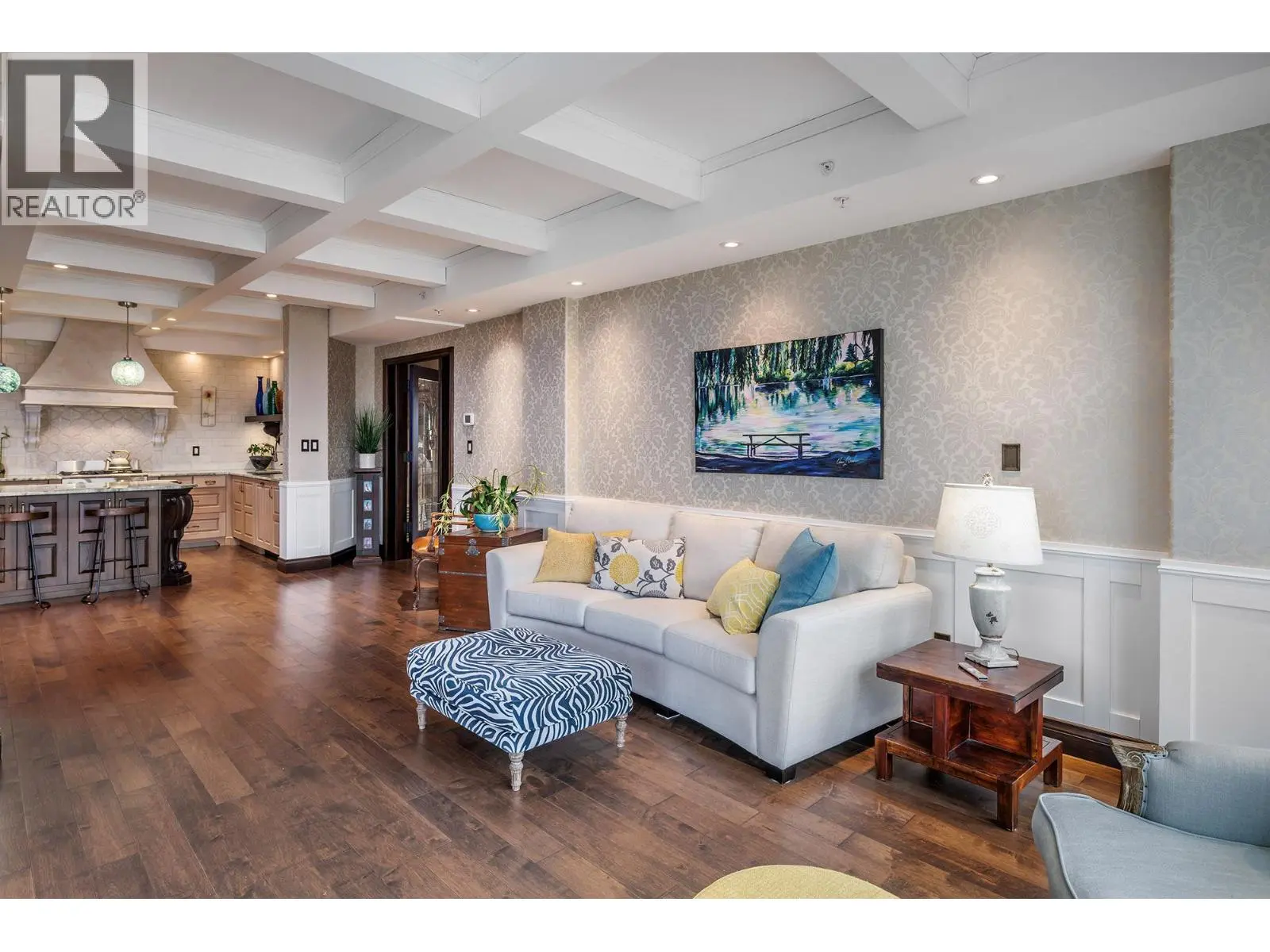 1128 Sunset Drive Unit# 1702. Kelowna, British Columbia