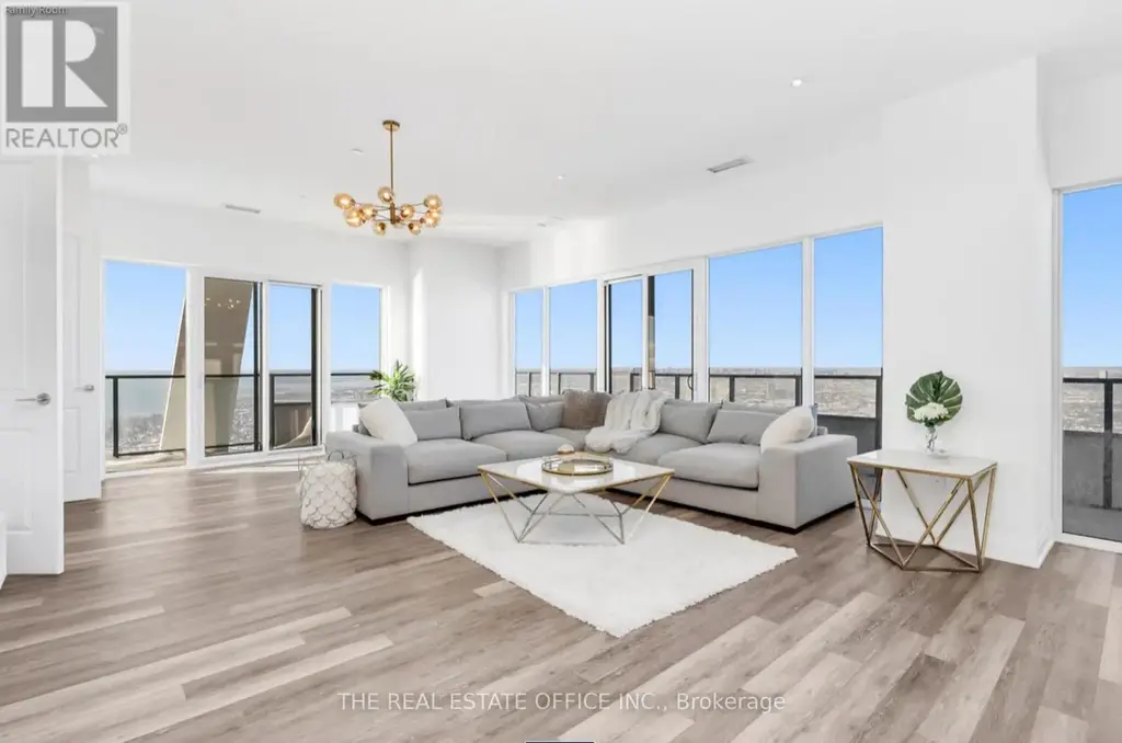 Uph01a - 30 Shore Breeze Drive, Toronto (Mimico)