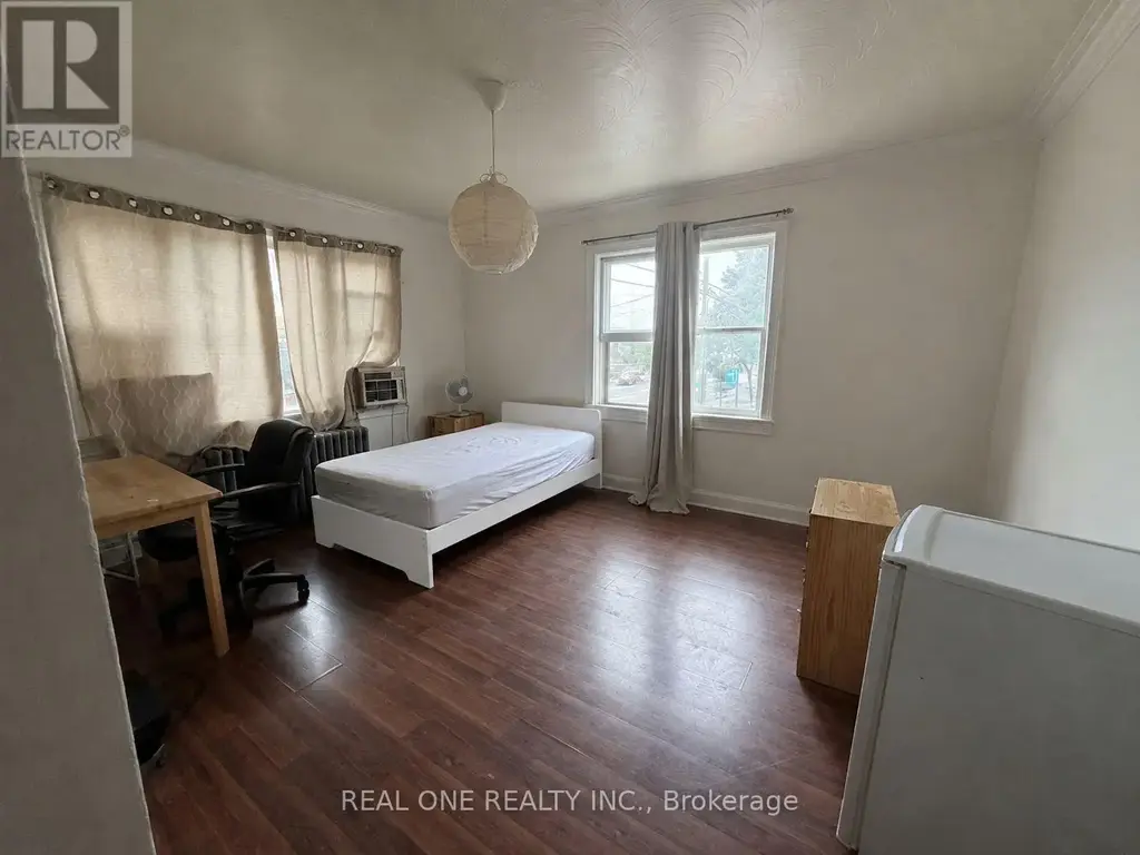 Room2 - 3287 Lake Shore Boulevard W, Toronto (Long Branch)