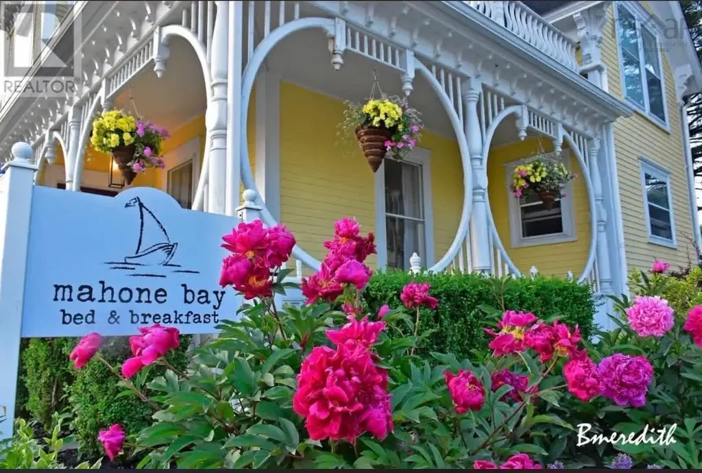 558 Main Street, Mahone Bay
