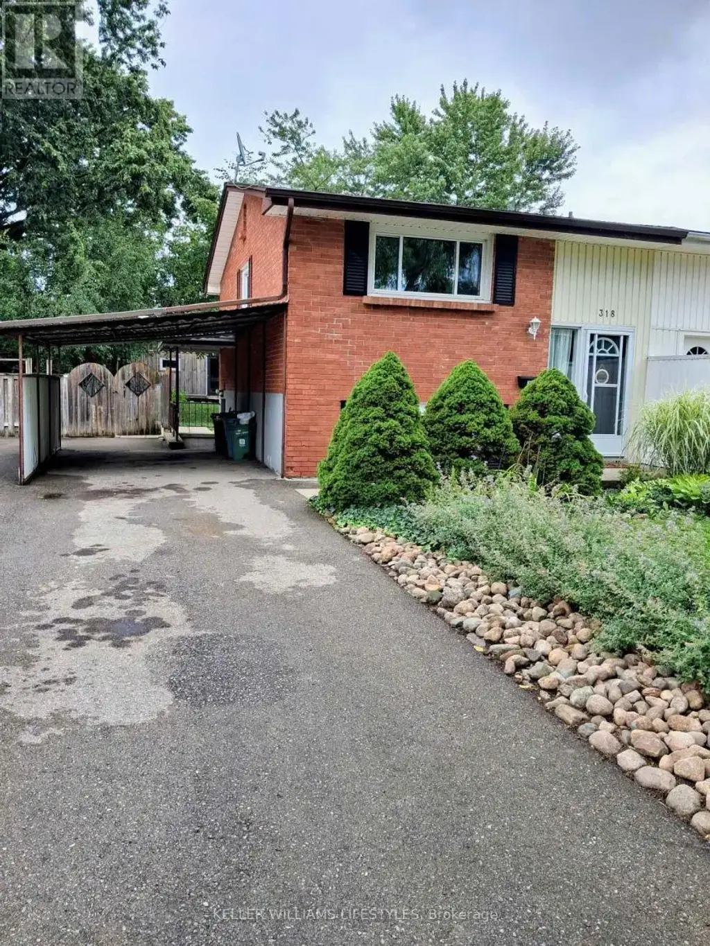 318 Base Line Road W, London South (South D)